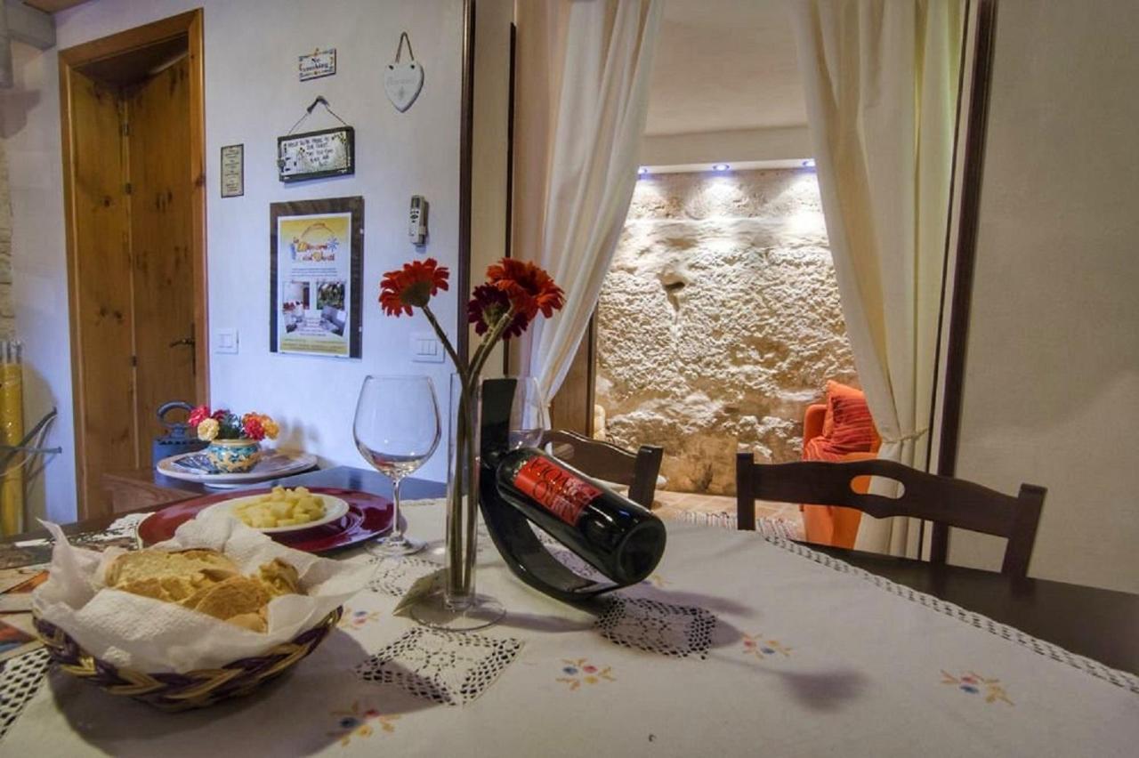 Lilibeth Houses - Charming & Lovely Views 시클리 외부 사진