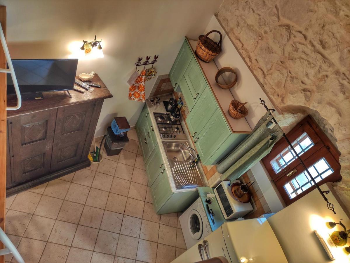 Lilibeth Houses - Charming & Lovely Views 시클리 외부 사진